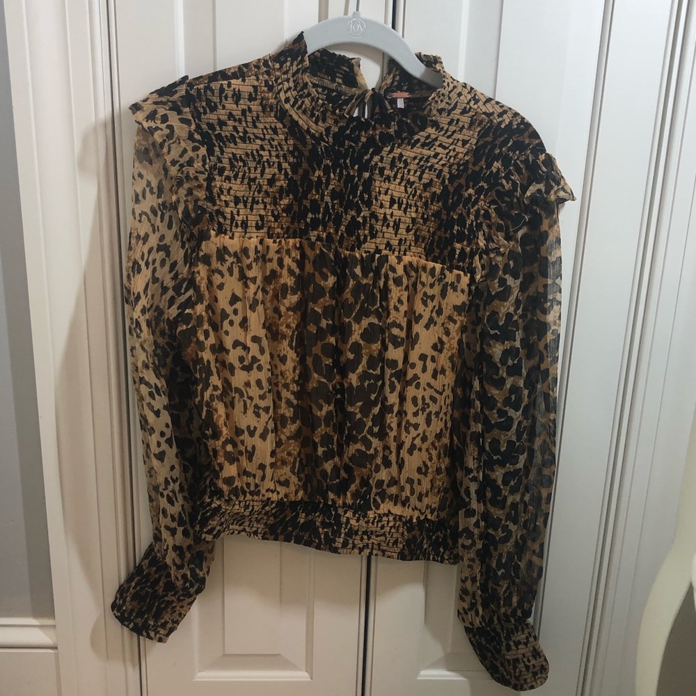 Gorgeous Free People cheetah print blouse